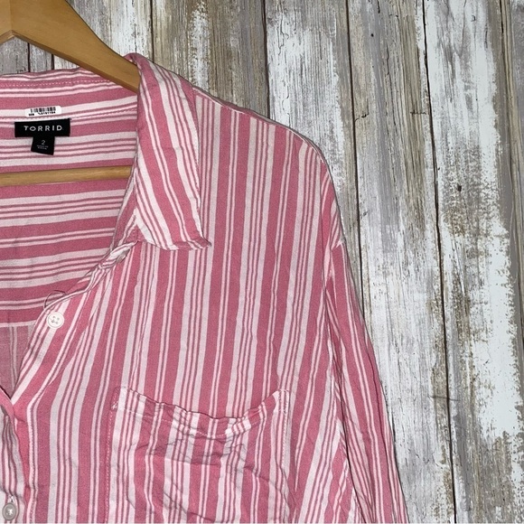 Torrid Pink Striped Rayon Slub Drop Shoulder Button Front - Picture 5 of 7